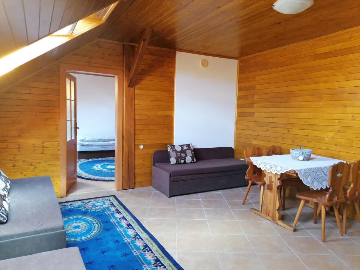 Country house Jonasuv Mlyn Zhor u Mlade Vozice